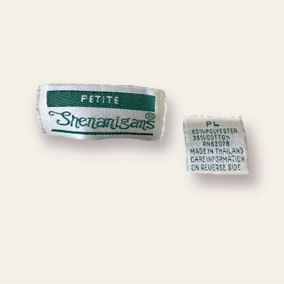 Vintage Off-White Crewneck Sweatshirt, Floral Embroidery, Notch Neck, Comfy - Picture 6 of 8